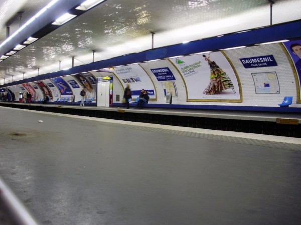 interdit de jouer au ballon dans le métro