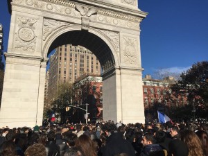 Manifestation de soutien aux Français.New York. Washington Square. Crédit photos © Jean-Gabriel Lacroix.