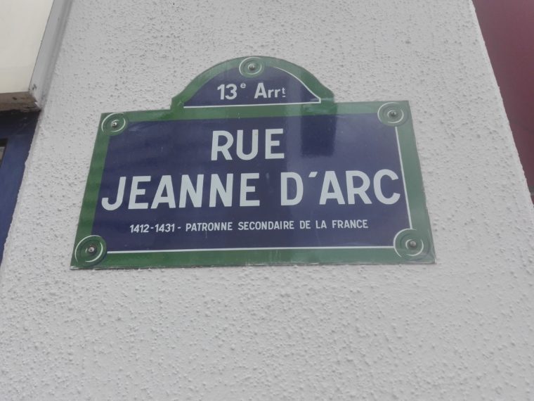jeanne d'arc. 13 ème arrondissement. La Femme Qui Marche