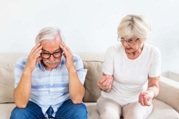 divorce gris. divorcer après 50 ans. la séparation des seniors n’est plus taboue.
