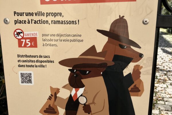 incitation à ramasser les crottes de son chien à Orléans.