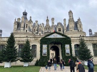 Fééries aux couleurs des contes d&rsquo;andersen. château de chambord. nôel.