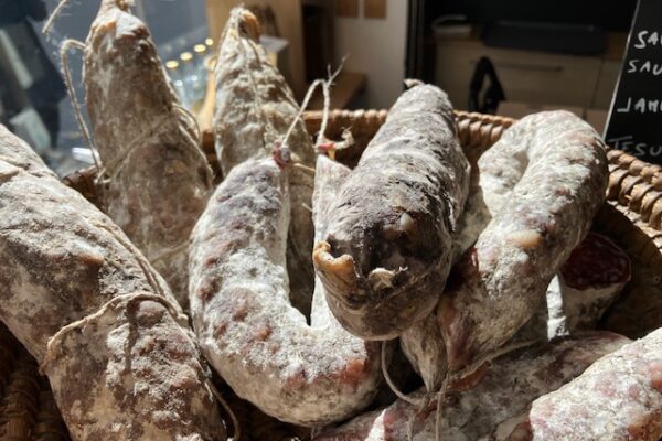 « l&rsquo;ardèche à paris » boutique de la rue saint paul dans le marais pour acheter des produits ardéchois.
